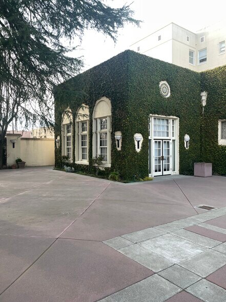 More Photos Of 448 College St, Woodland Office Residential For Lease