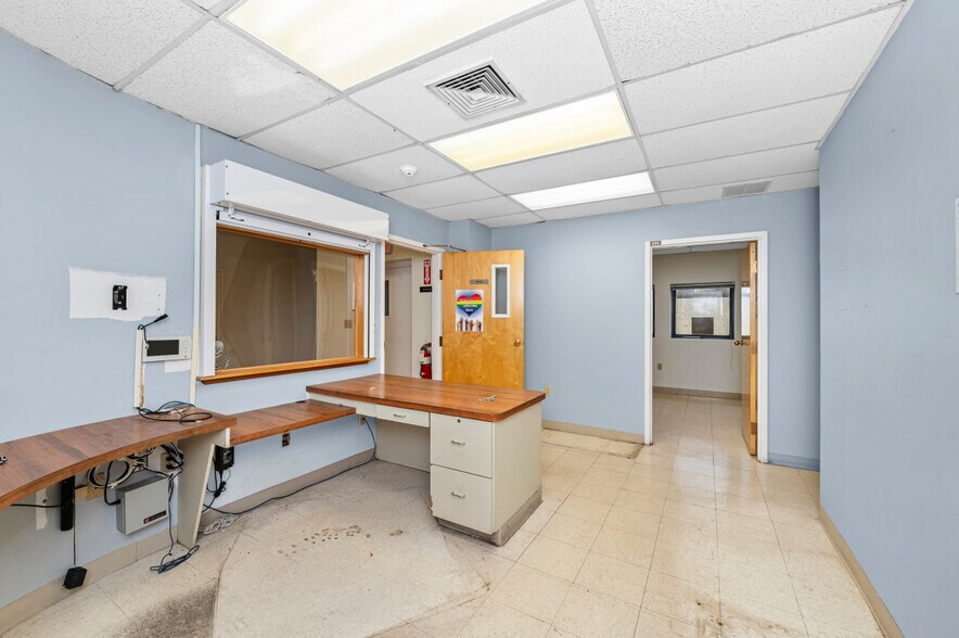 More Photos Of 52 Sharon St, Malden Office For Lease