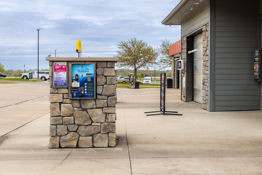 More Photos Of 875 Sherrylynn Blvd, Pleasant Hill Carwash For Sale