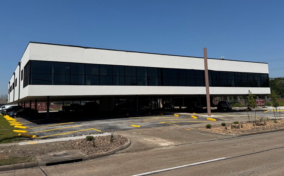 Primary Photo Of 2318 Center St, Deer Park Office For Lease