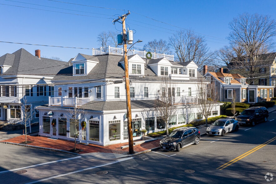 More Photos Of 1 Brook St, Cohasset Freestanding For Lease