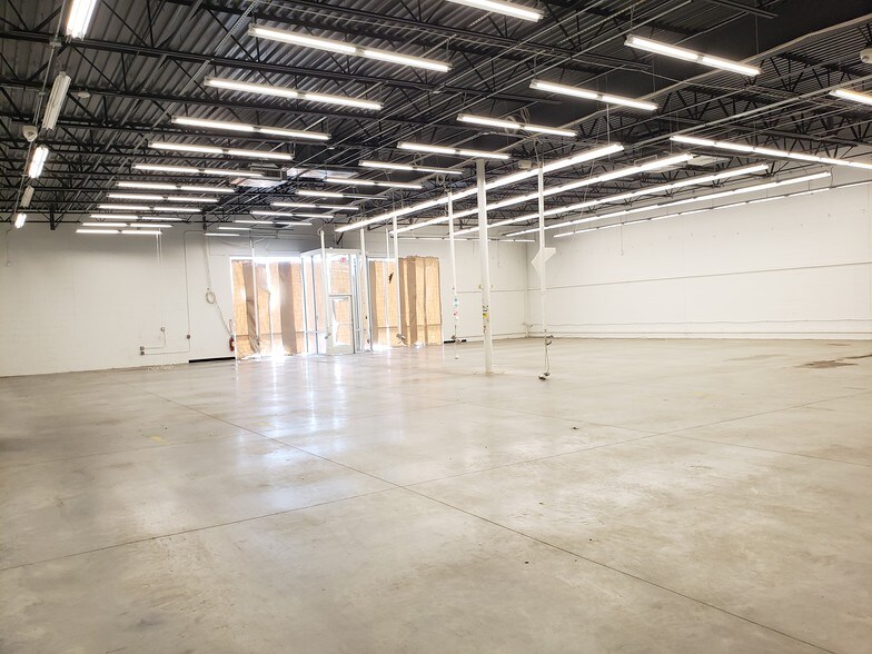 More Photos Of 8120 N Telegraph Rd, Dearborn Heights Storefront Retail Office For Lease