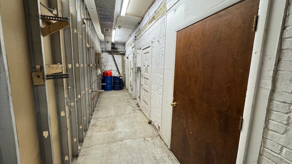 More Photos Of 958 N Penn St, Allentown Warehouse For Sale