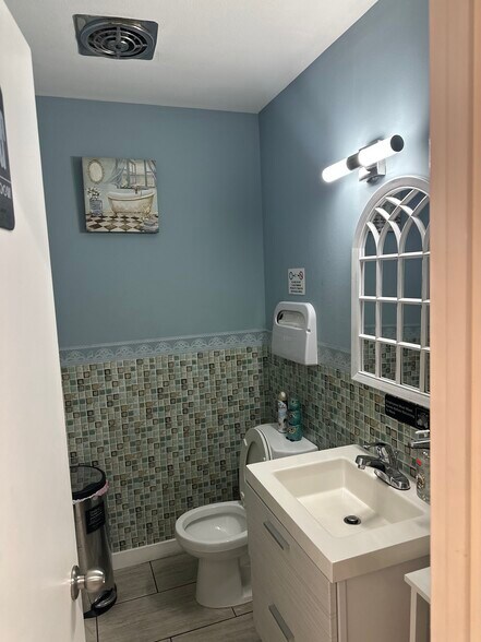 More Photos Of 3061 Wabash Ave, Los Angeles Medical For Lease