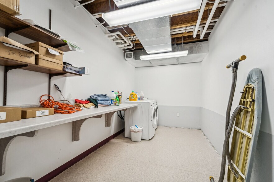More Photos Of 952 S Park Ave, Fond Du Lac Medical For Sale