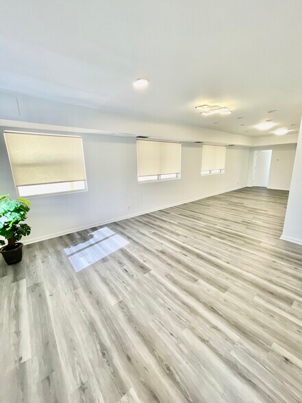 More Photos Of 504 E Atlantic Ave, Delray Beach Storefront Retail Office For Sale