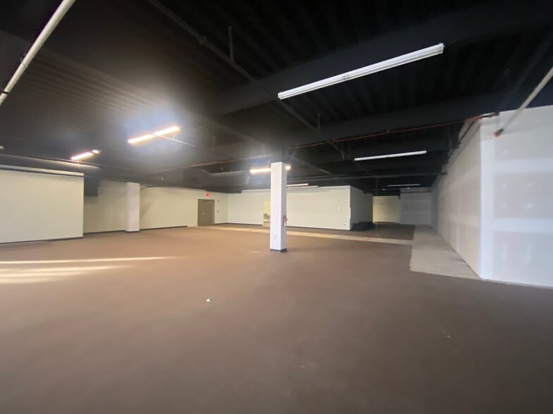 More Photos Of 150 Rowan St, Fayetteville Office For Sale
