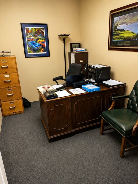 More Photos Of 531 Oak Dr, Lexington Auto Dealership For Sale
