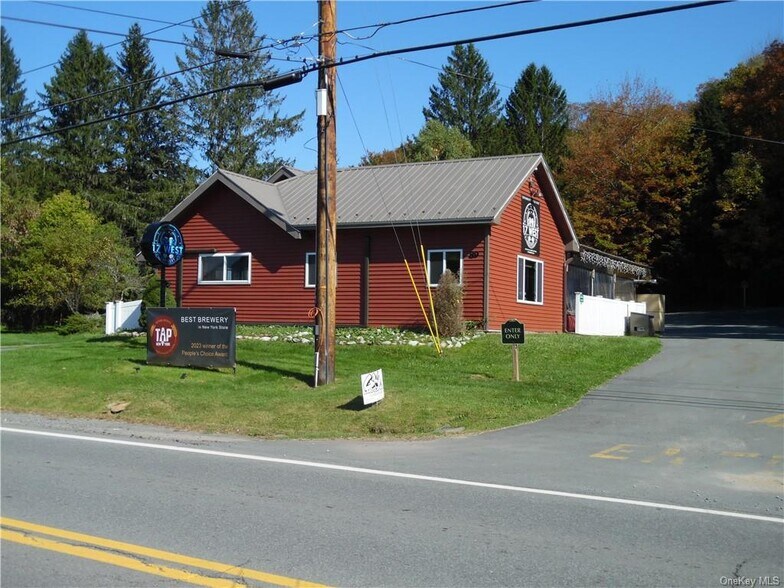 More Photos Of 89 Sullivan Ave, Liberty Bar For Sale