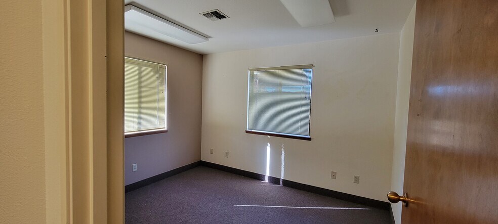 More Photos Of 210 Tacoma St, Grants Pass Rehabilitation Center For Sale