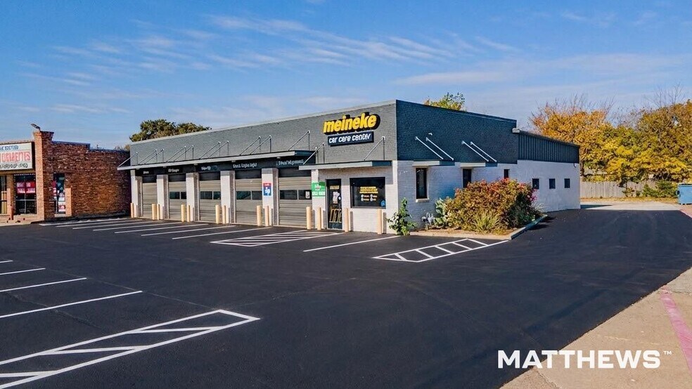 More Photos Of 1315 Main St, Hamilton Freestanding For Sale