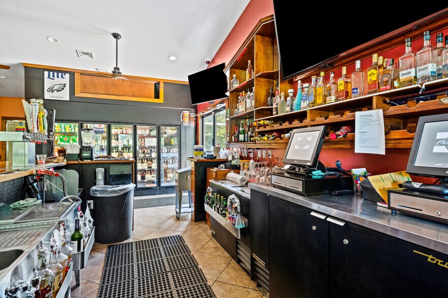 More Photos Of 5626 W Lincoln Hwy, Parkesburg Restaurant For Sale