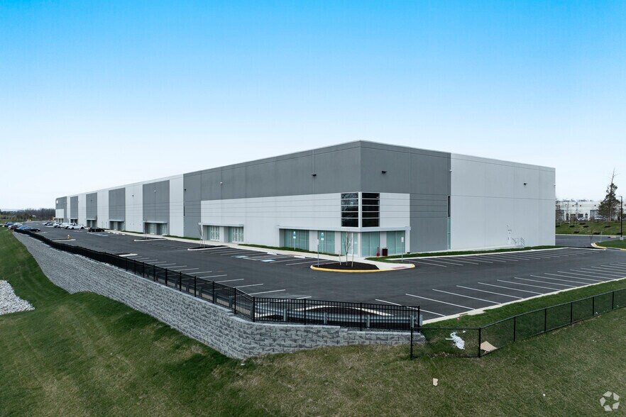 More Photos Of 11501 University Blvd, Manassas Unknown For Lease