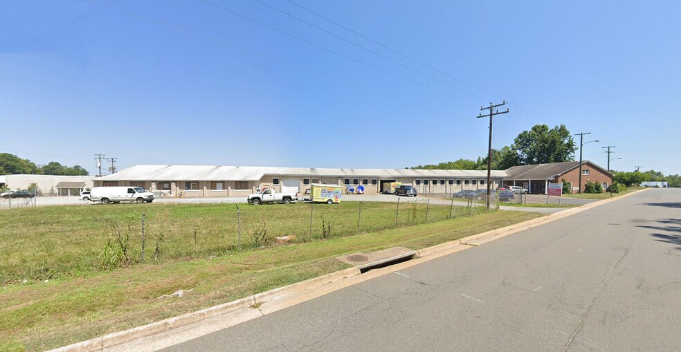 Primary Photo Of 1117 Tyler St, Fredericksburg Warehouse For Lease