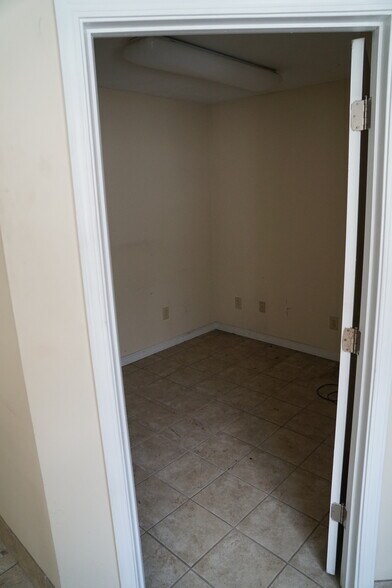 More Photos Of 98 Mcneilly Rd, Pittsburgh Warehouse For Sale