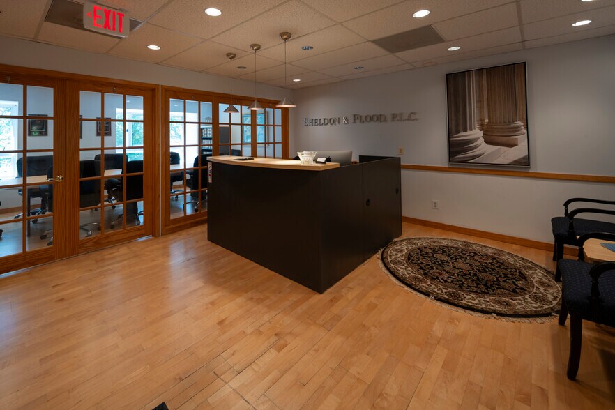 More Photos Of 10621-10623 Jones St, Fairfax Office For Sale