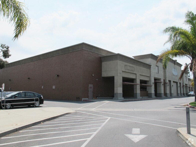 More Photos Of 4210-4280 Long Beach Blvd, Long Beach Unknown For Lease