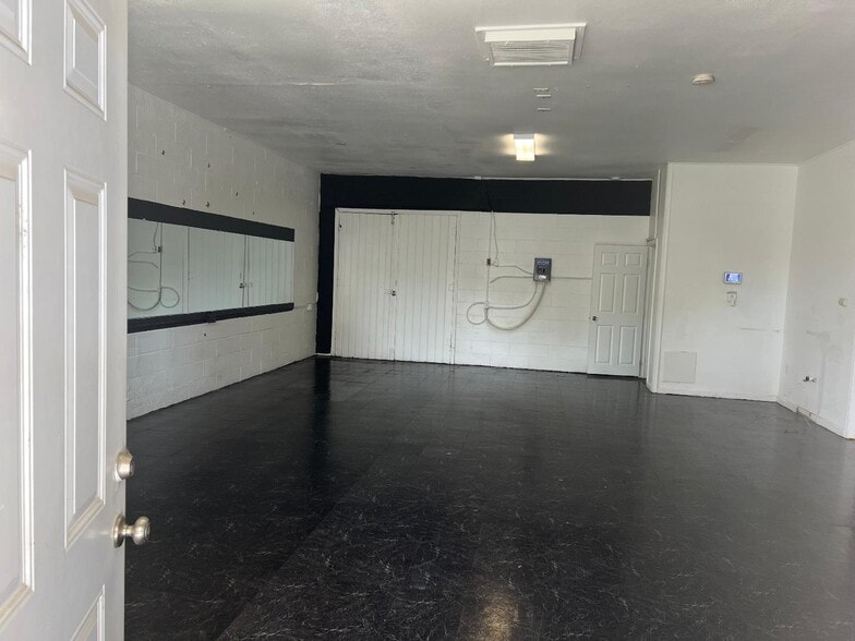 More Photos Of 741-745 Cooper, Yuba City Office For Lease