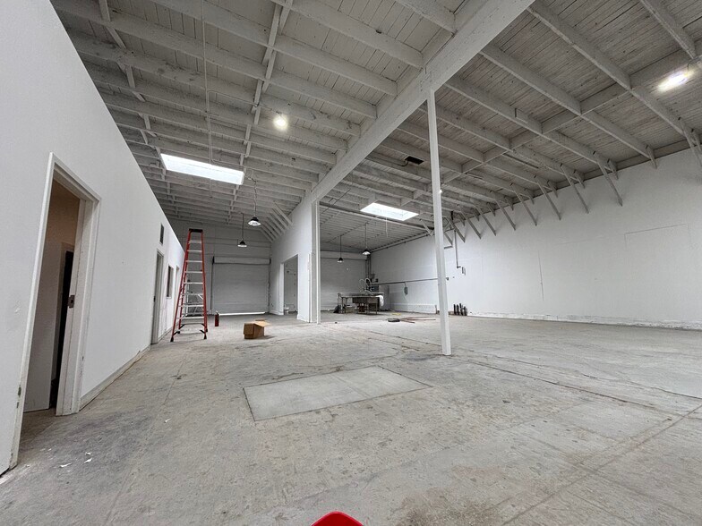 More Photos Of 1562-1566 Bancroft Ave, San Francisco Warehouse For Lease