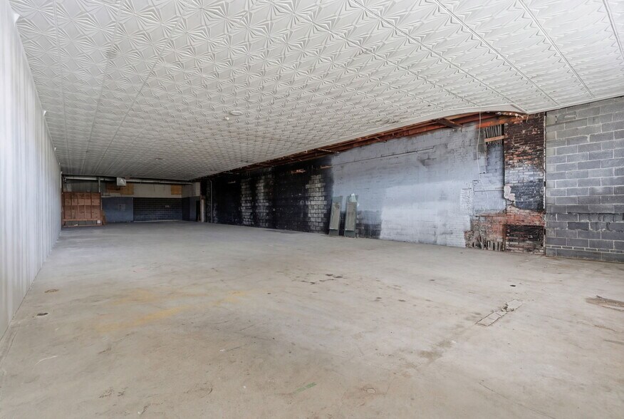 More Photos Of 657 Silas Deane Hwy, Wethersfield Freestanding For Lease