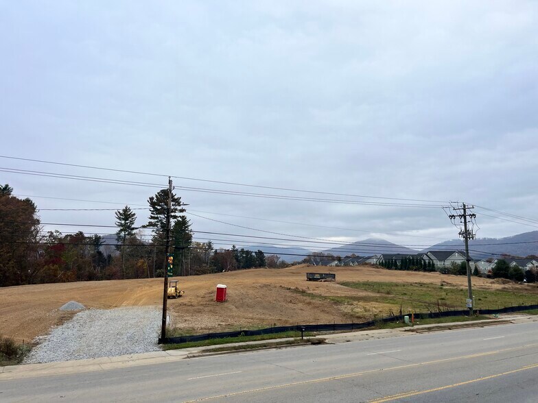 More Photos Of 3042 Hendersonville Rd, Fletcher Land For Lease