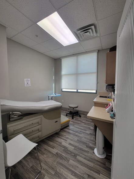 More Photos Of 2800 N Tenaya Way, Las Vegas Medical For Lease