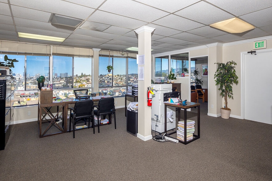 More Photos Of 2634-2648 International Blvd, Oakland Medical For Lease