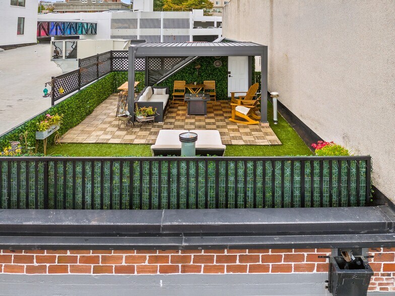 More Photos Of 933 Market St, Tacoma Storefront For Sale