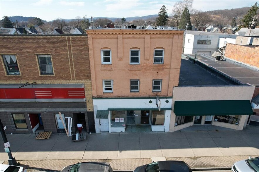 More Photos Of 122 Washington Ave, Endicott Storefront Retail Residential For Sale