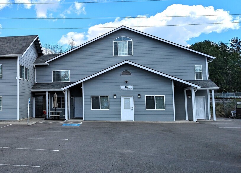 More Photos Of 105 Washington Blvd, Algona Office For Lease