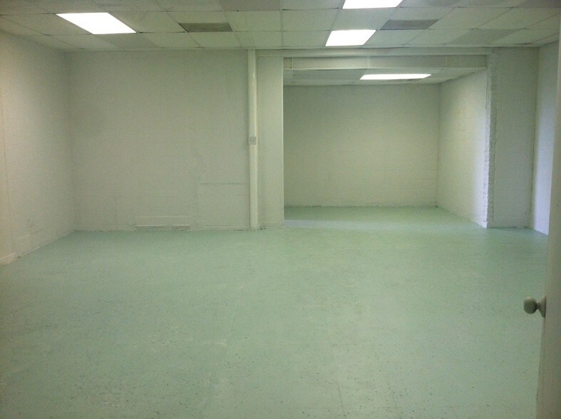 More Photos Of 1905 S Dairy Ashford, Houston Freestanding For Lease