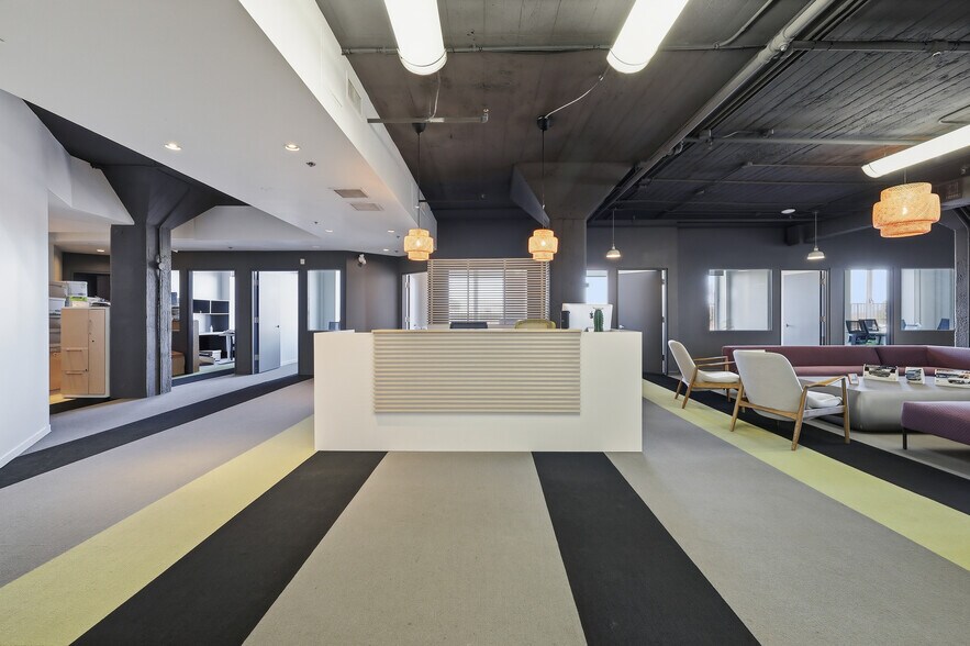 More Photos Of 4446 Boul Saint-Laurent, Montréal Loft Creative Space For Lease