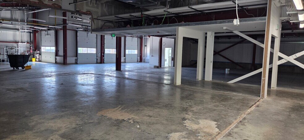 More Photos Of 225 Ellicott St, Buffalo Supermarket For Sale