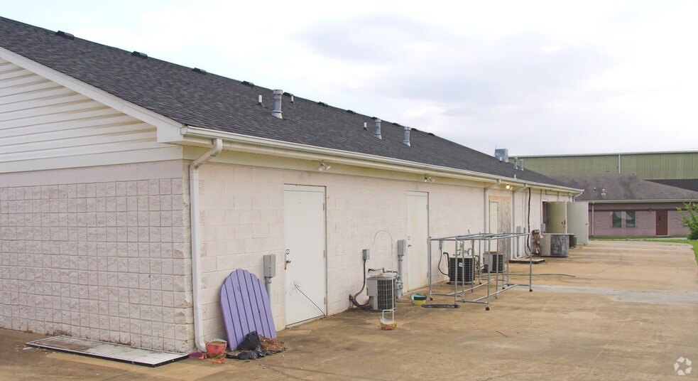 More Photos Of 8505 Hixson Pike, Hixson Freestanding For Lease