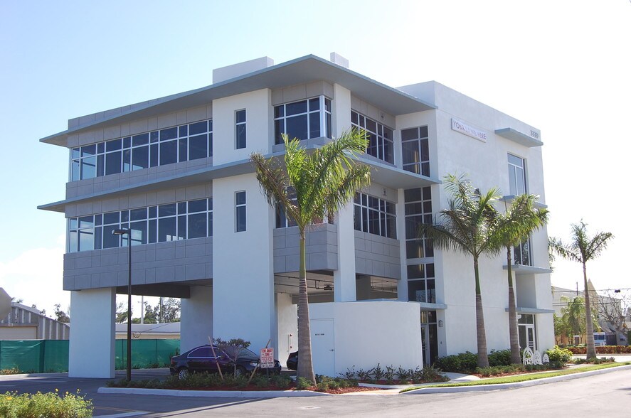 More Photos Of 3330 S Federal Hwy, Boynton Beach Medical For Lease