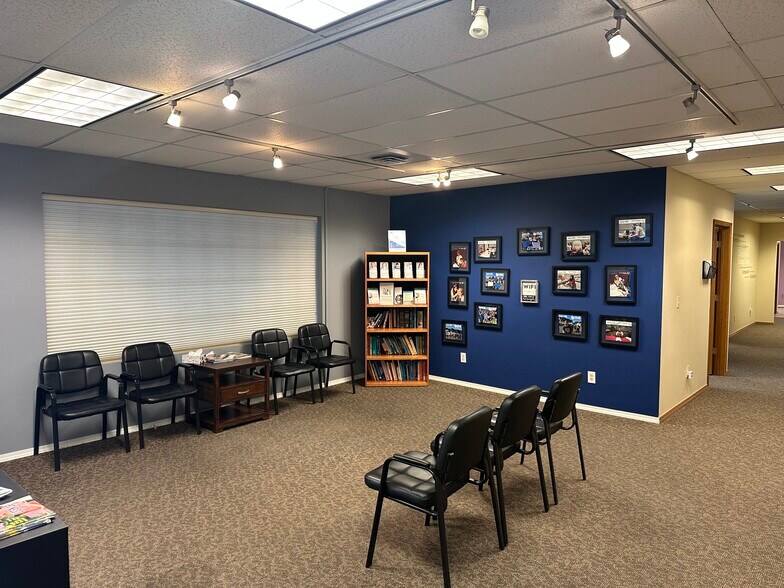 More Photos Of 4015 W Clearwater Ave, Kennewick Office For Sale