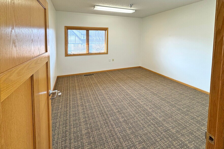 More Photos Of 2115 County Road D E, Maplewood Office For Lease