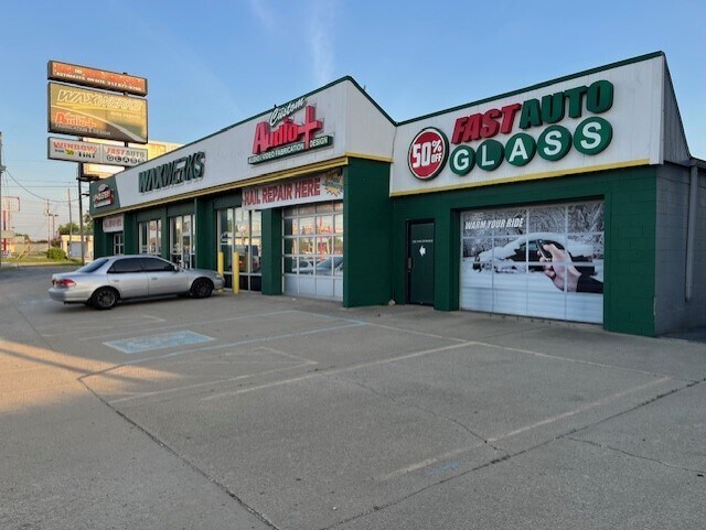 More Photos Of 6816 E 82nd St, Indianapolis Freestanding For Lease