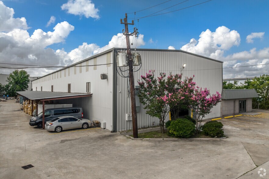 More Photos Of 6445 Burlington Dr, Houston Warehouse For Lease