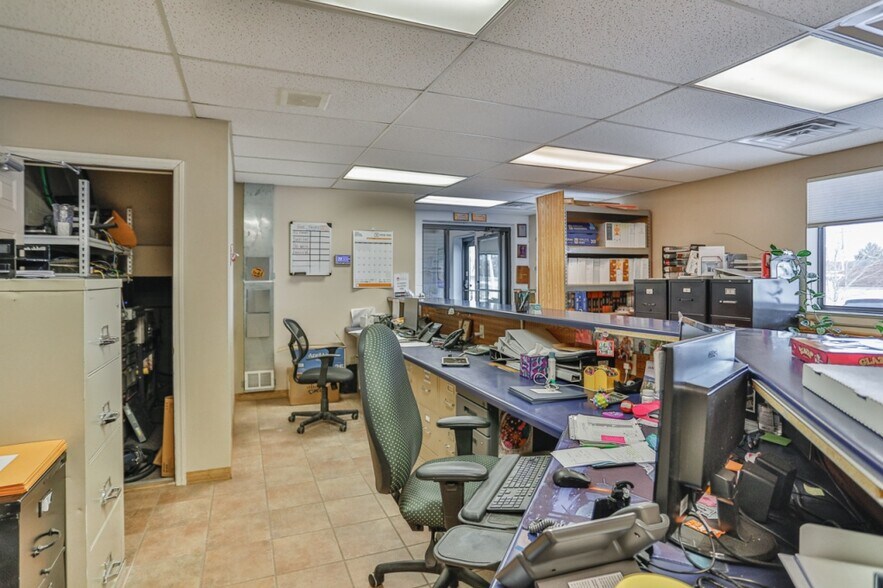 More Photos Of 711 3rd St, Marathon Manufacturing For Sale