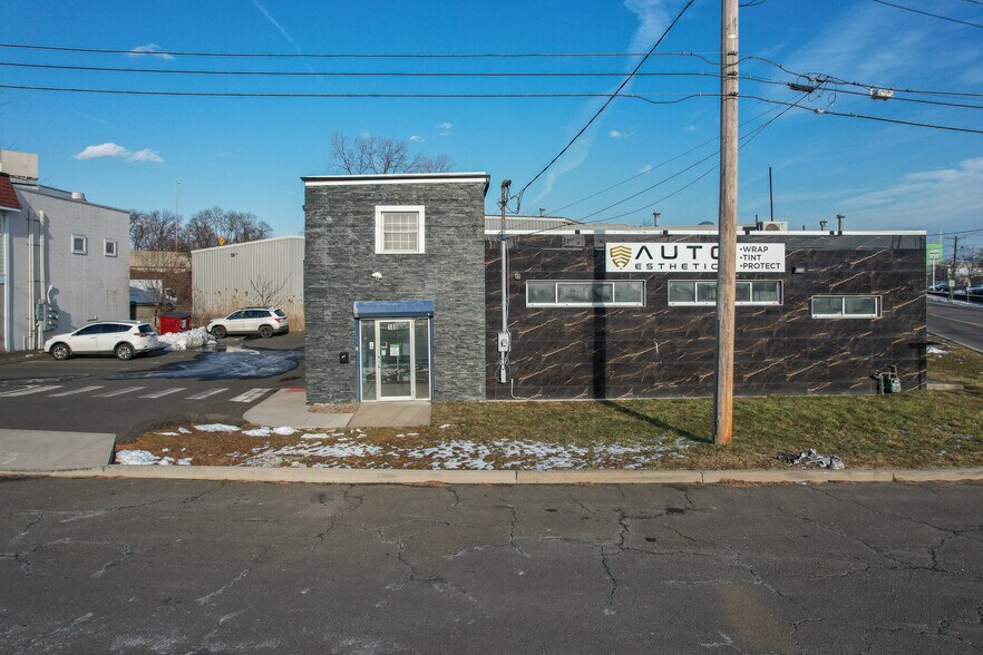 More Photos Of 180 Commerce Dr, Fairfield Auto Dealership For Sale