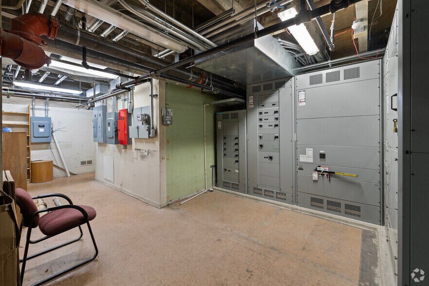 More Photos Of 8216-8218 Wisconsin Ave, Bethesda Medical For Sale