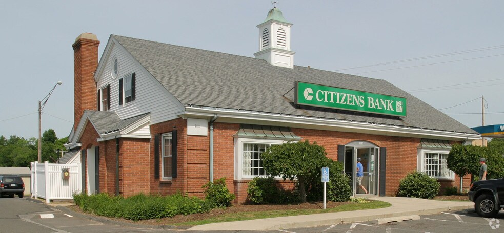 More Photos Of 376 Main St, Durham General Retail For Sale