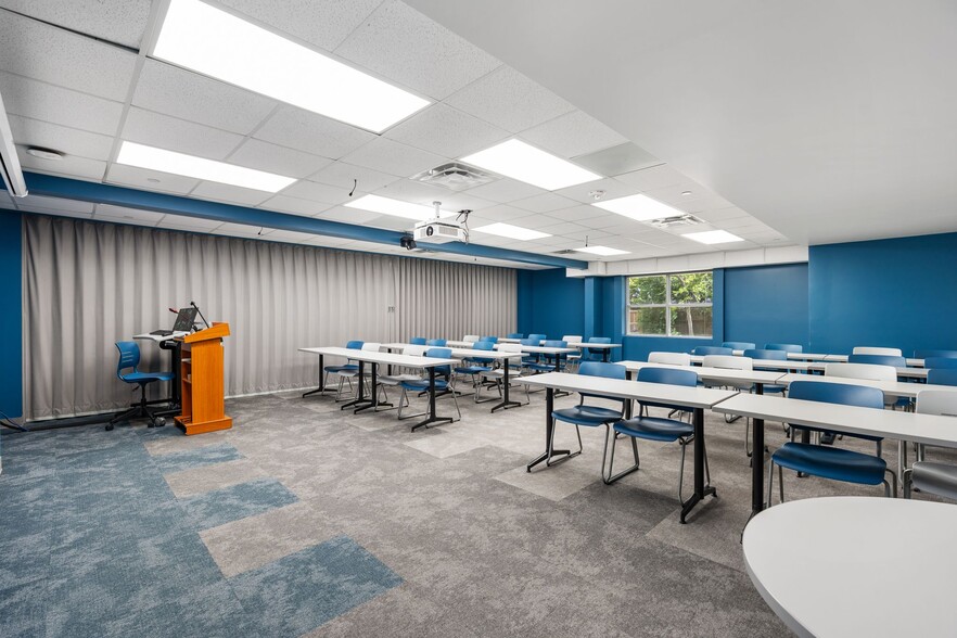 More Photos Of 1411 W Main St, League City Schools For Sale
