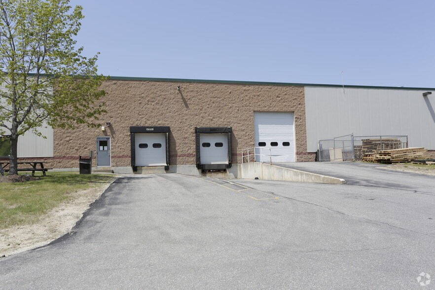 More Photos Of 27 Production Dr, Dover Distribution For Lease