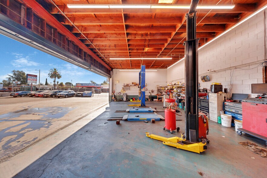 More Photos Of 4401 Beverly Blvd, Los Angeles Auto Repair For Sale