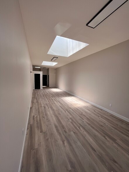 More Photos Of 10041 Commerce Ave, Tujunga Storefront For Sale