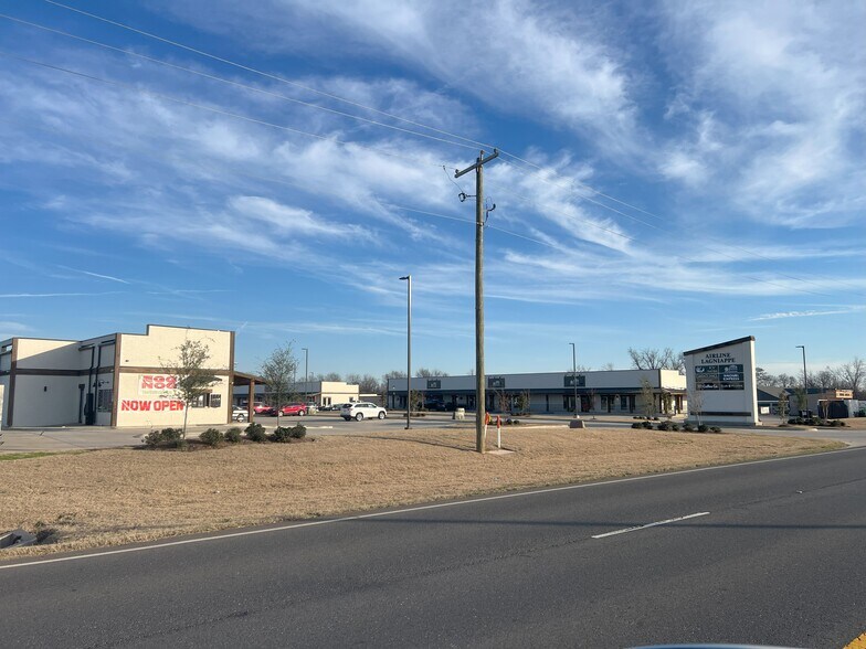 More Photos Of 5430 Airline Dr, Bossier City Storefront Retail Office For Lease