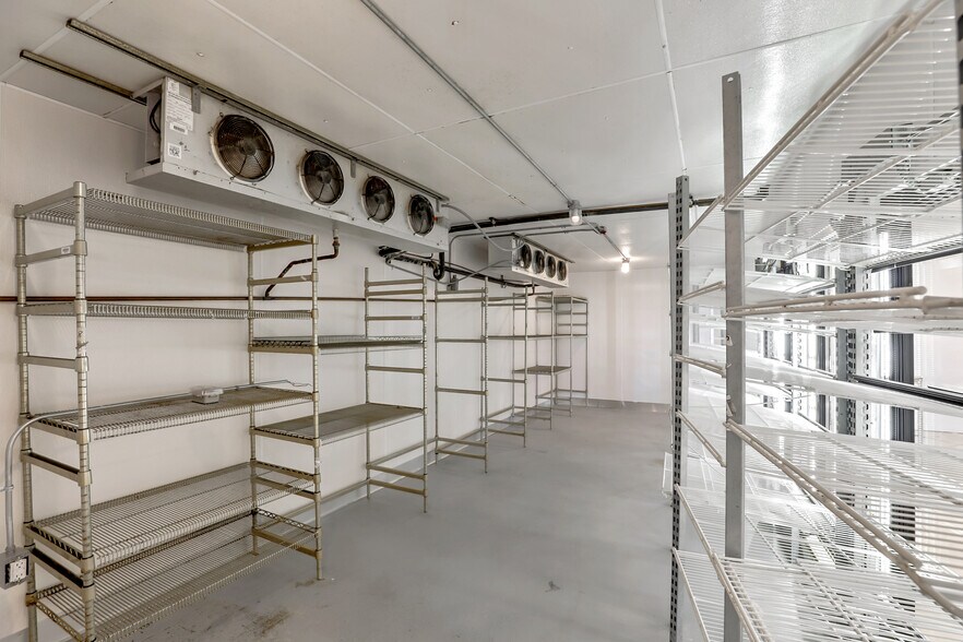 More Photos Of 190 Washington Blvd, Fremont Freestanding For Lease