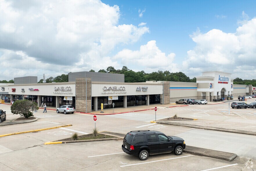 More Photos Of 1400-1424 N Loop 336 W, Conroe Unknown For Lease